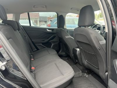 FORD FOCUS 1.0 EcoBoost Connected M.o.-i. 1.tul. Márkaszervizelt! Carplay