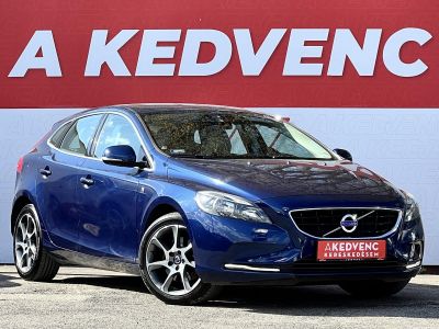 VOLVO V40 1.6 T3 Ocean Race 107e km. Magyarországi. Teljes szerviztörténet!