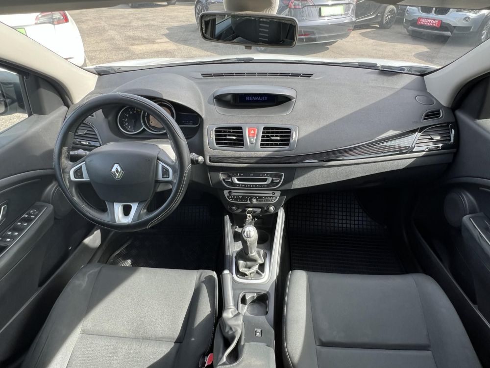 RENAULT MEGANE 1.6 Dynamique Magyarországi. teljes szerviztörténet! LEGJOBB ÁR!