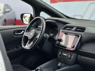 NISSAN LEAF Acenta 40kWh (Automata) 29e km. 270km hatótáv. keyless. 360 kamera. első-hátsó ülésfűtés. téli-nyári!