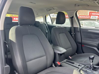 FORD FOCUS 1.0 EcoBoost Trend M.o.-i. 1.tul. Márkaszervizelt!