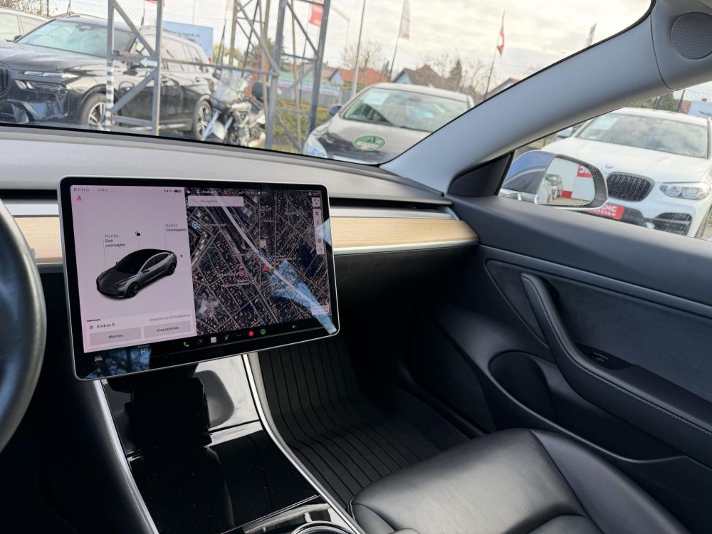 TESLA MODEL 3 Standard Range Plus Aut