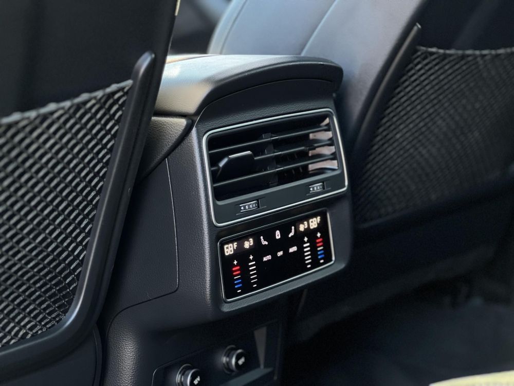 AUDI Q8 50 TDI quattro Tiptronic ic 77e km. M.o.-i. márkaszervizelt előélet. téli-nyári kerék szett!