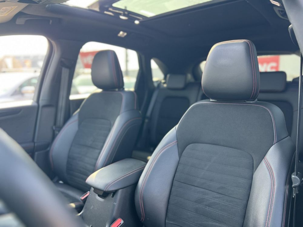 FORD KUGA 2.5 PHEV ST-Line CVT ST-line. panoráma tető