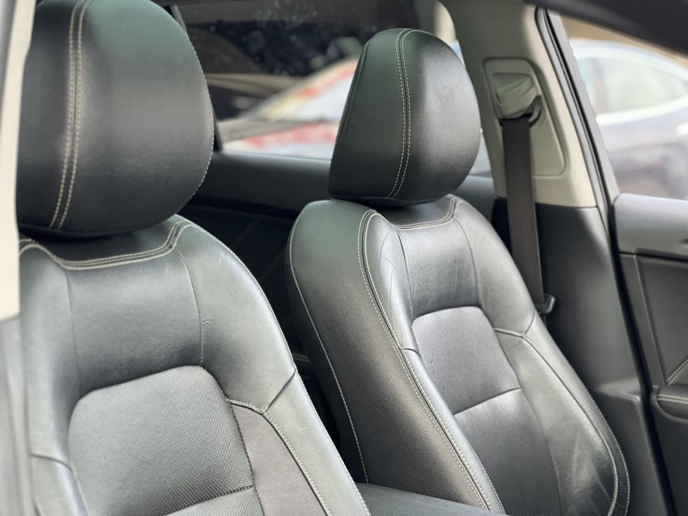 TOYOTA AVENSIS Touring Sports 2.0 Executive CVT Magyarországi. Magasan felszerelt. Rendszeresen karbantartott!