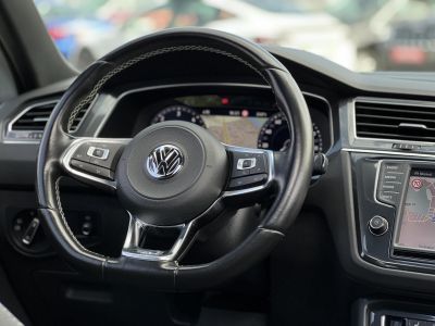 VOLKSWAGEN TIGUAN 2.0 TDI BMT SCR Highline 4Motion DSG R-line. dynaudio. panoráma tető. virtual cockpit. vezetett szervizkönyv!
