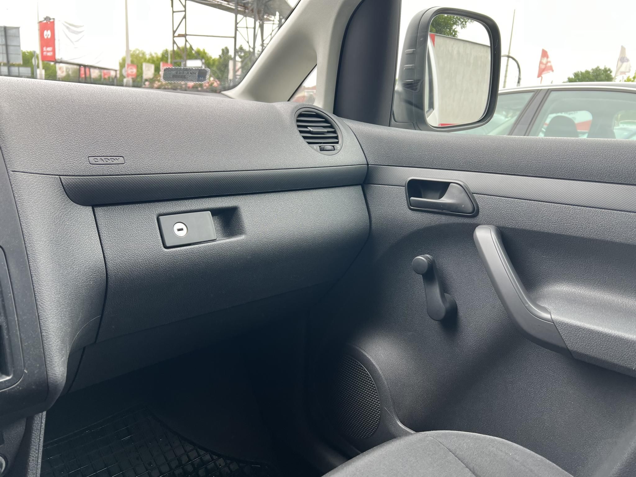 VOLKSWAGEN CADDY 1.6 CR TDI BlueMotion M.o.-i. Klíma Tempomat Bluetooth Téli-Nyári Áfás