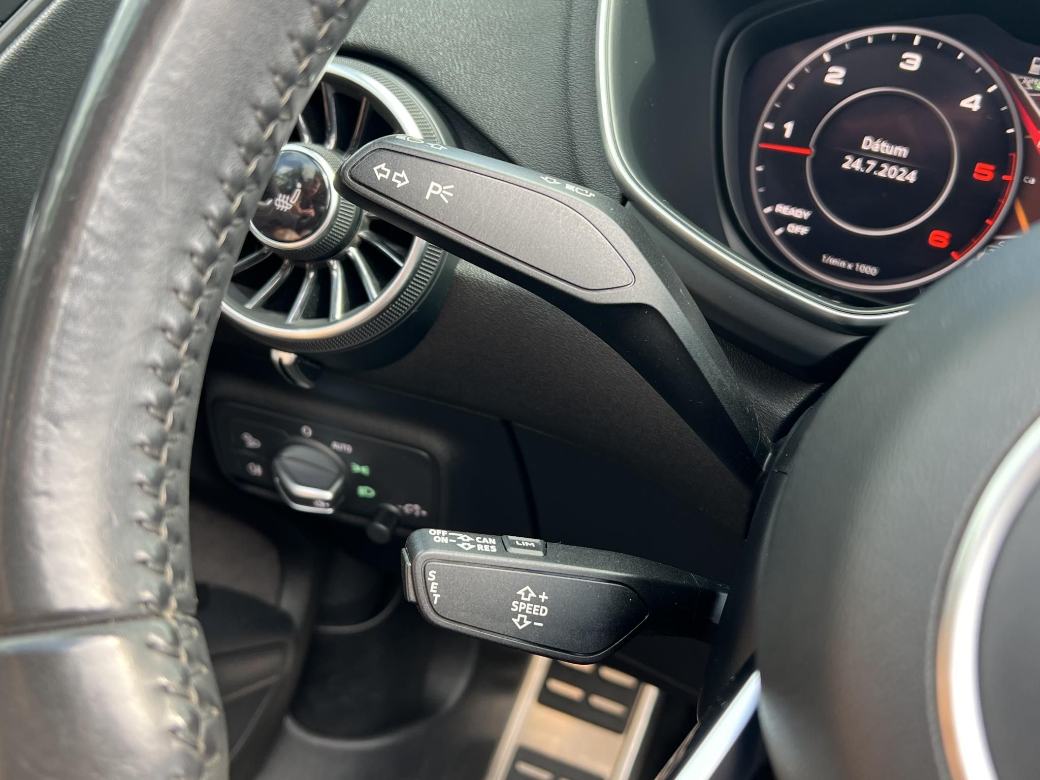 AUDI TT Roadster 2.0 TDI ultra LED Navi Virtual Cockpit Keyless Ülésfűtés Bluetooth