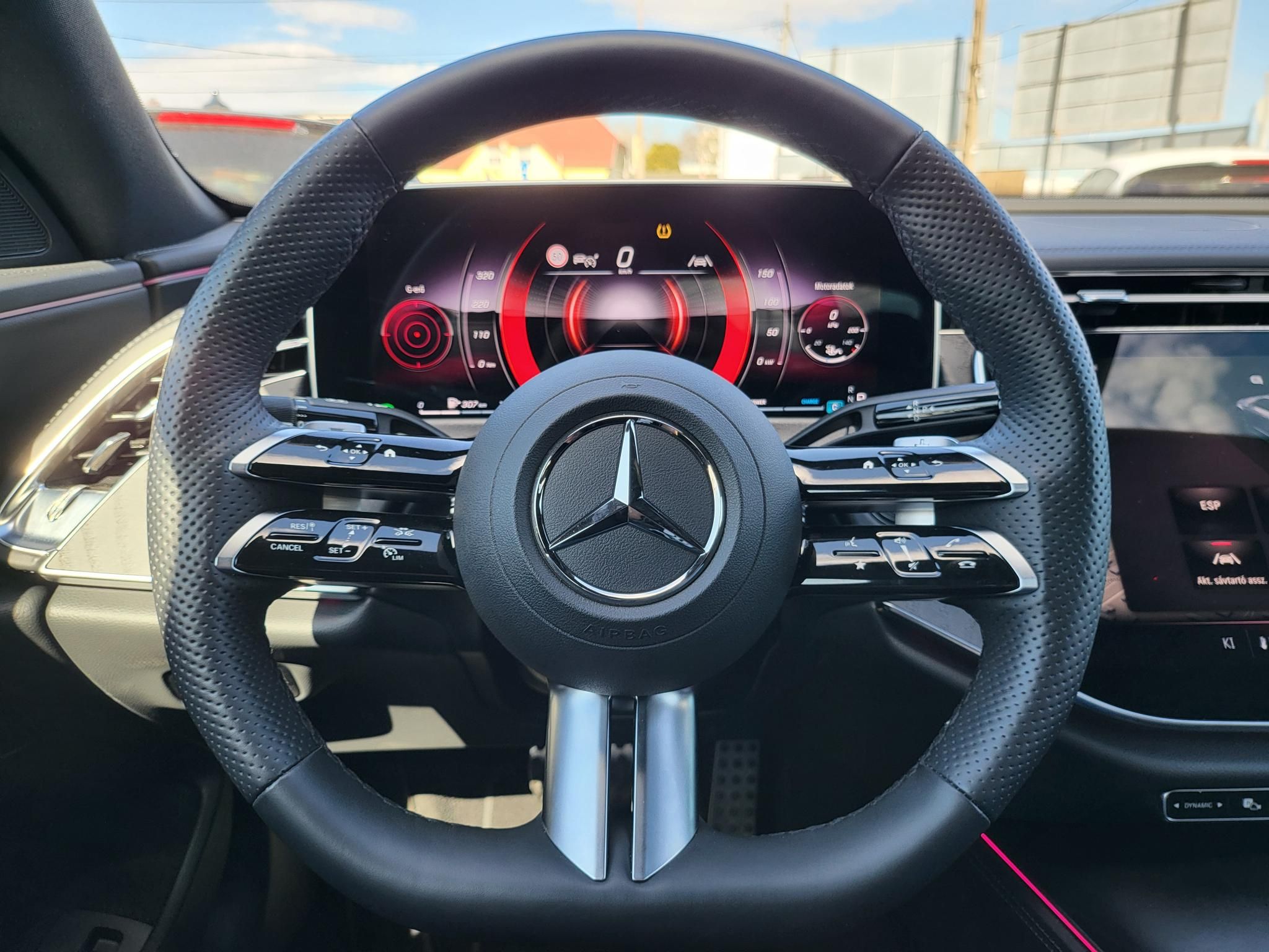 MERCEDES-BENZ E 200 9G-TRONIC Mild hybrid drive AMG Night Edition garanciális