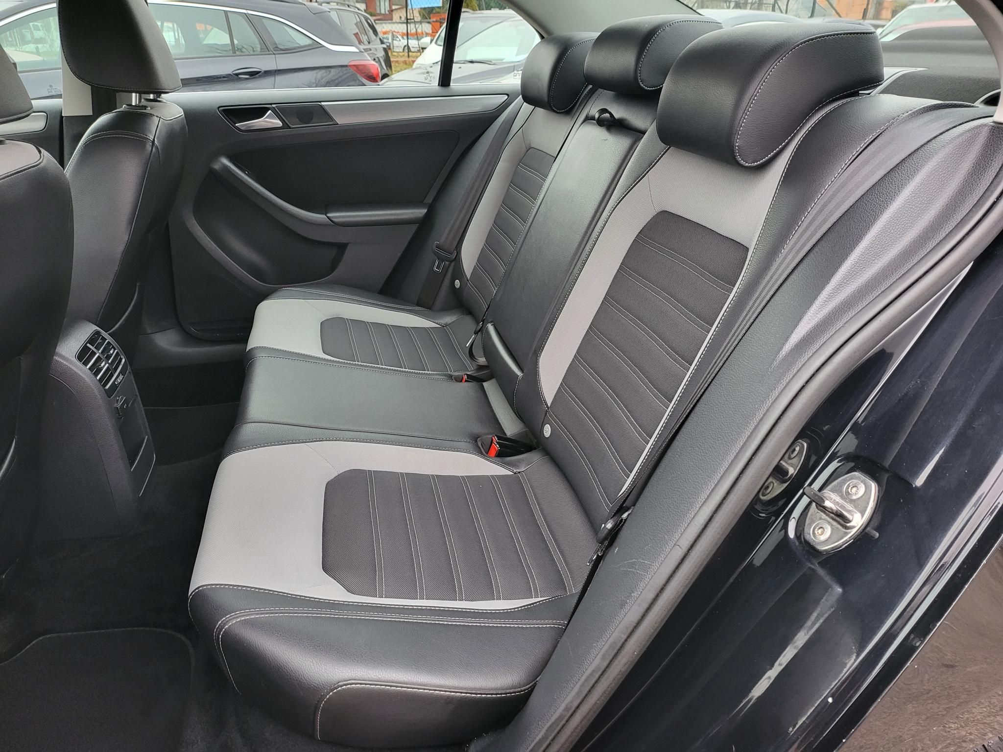 VOLKSWAGEN JETTA 1.4 TSI BMT Highline DSG Magyarországi Tempomat Ülésfűtés Frissen szervizelt!