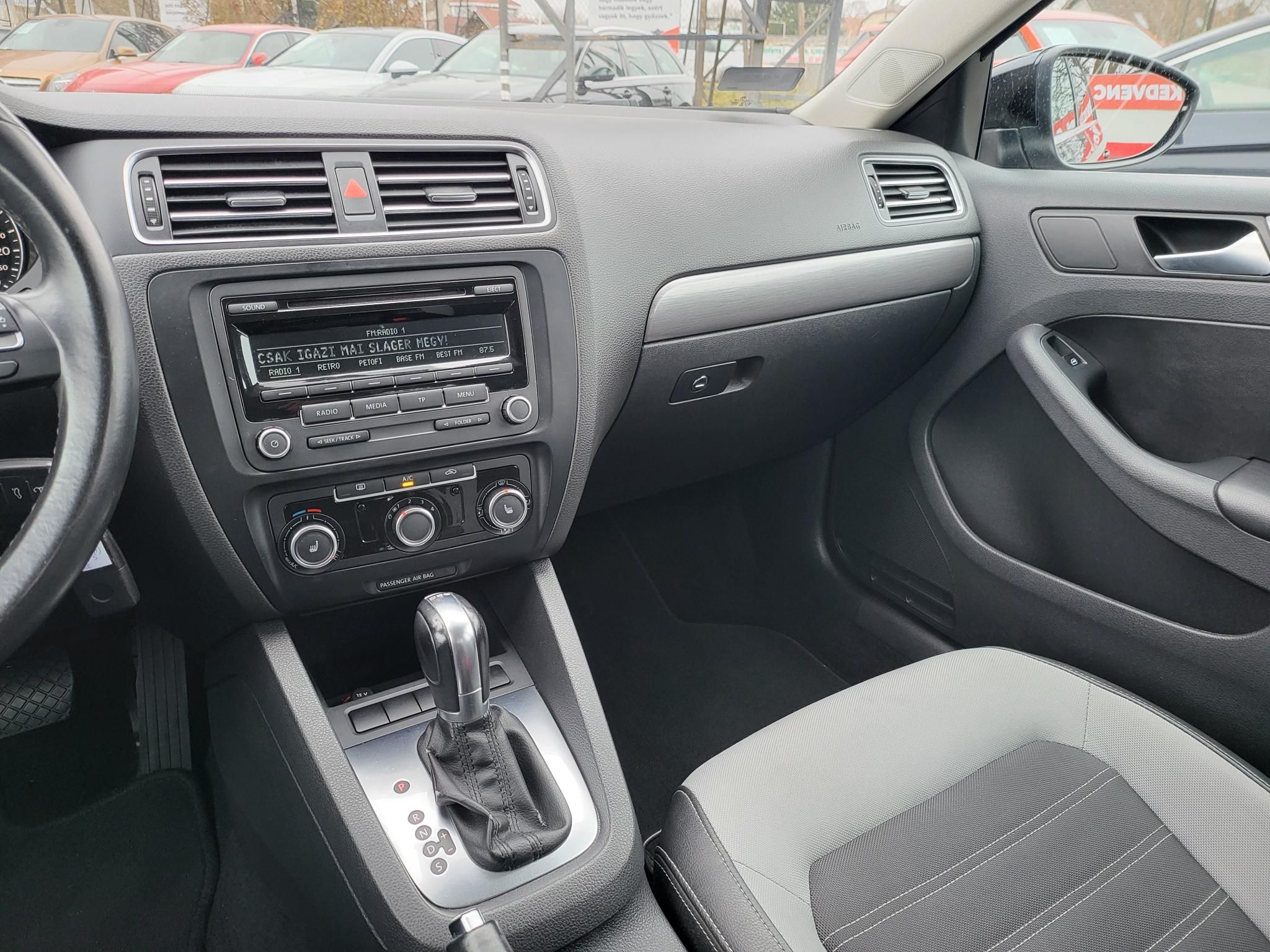 VOLKSWAGEN JETTA 1.4 TSI BMT Highline DSG Magyarországi Tempomat Ülésfűtés Frissen szervizelt!