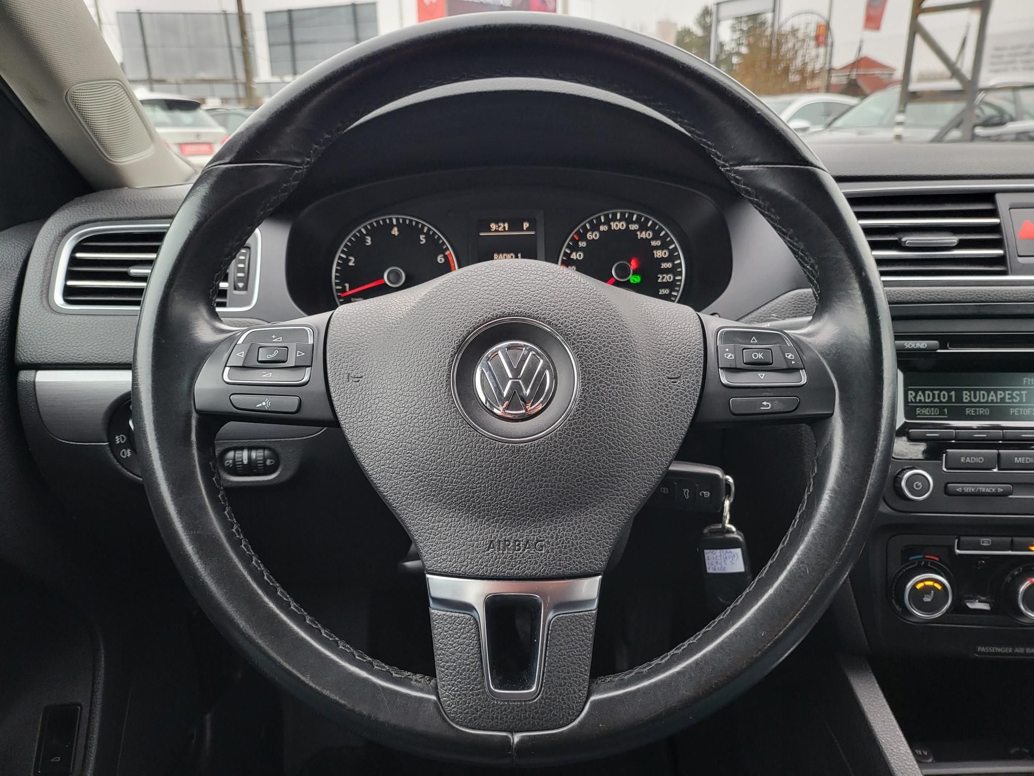 VOLKSWAGEN JETTA 1.4 TSI BMT Highline DSG Magyarországi Tempomat Ülésfűtés Frissen szervizelt!