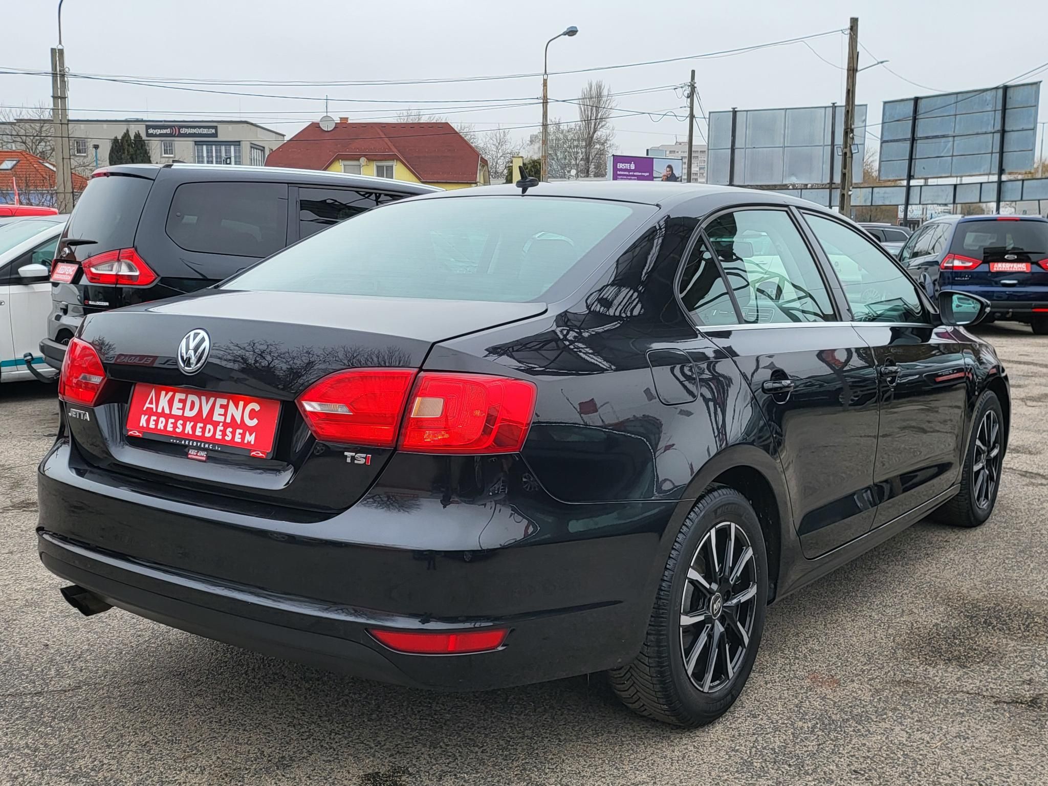 VOLKSWAGEN JETTA 1.4 TSI BMT Highline DSG Magyarországi Tempomat Ülésfűtés Frissen szervizelt!
