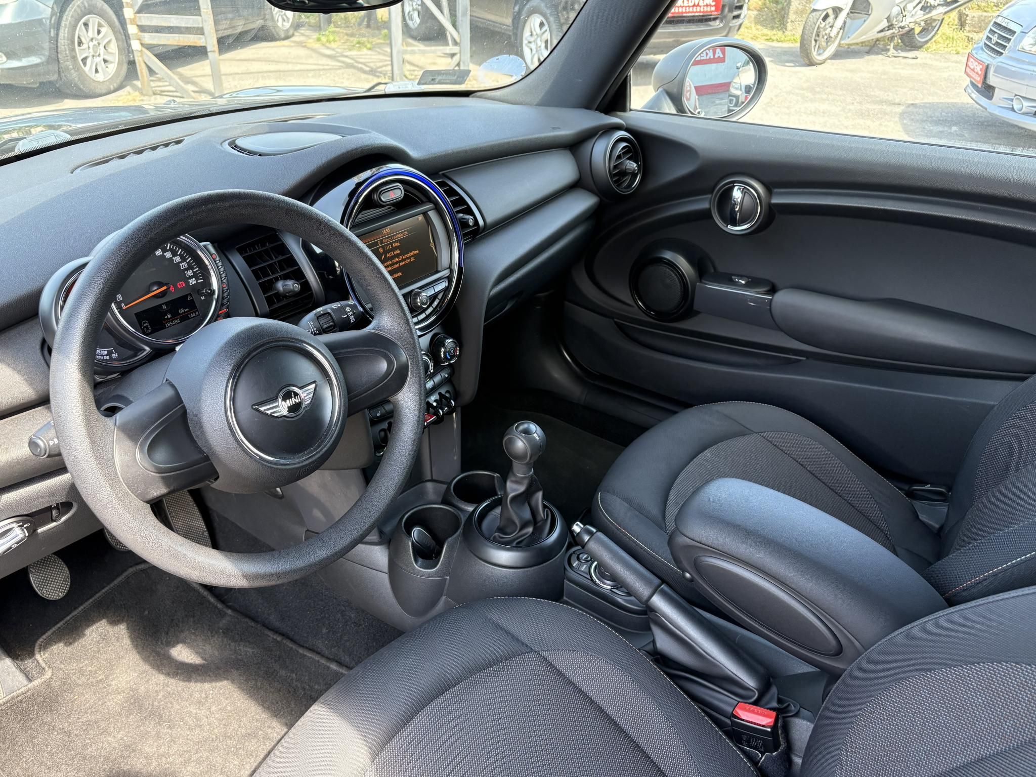 MINI MINI ONE 1.5D 70 KW (95LE) Faceliftes modell!