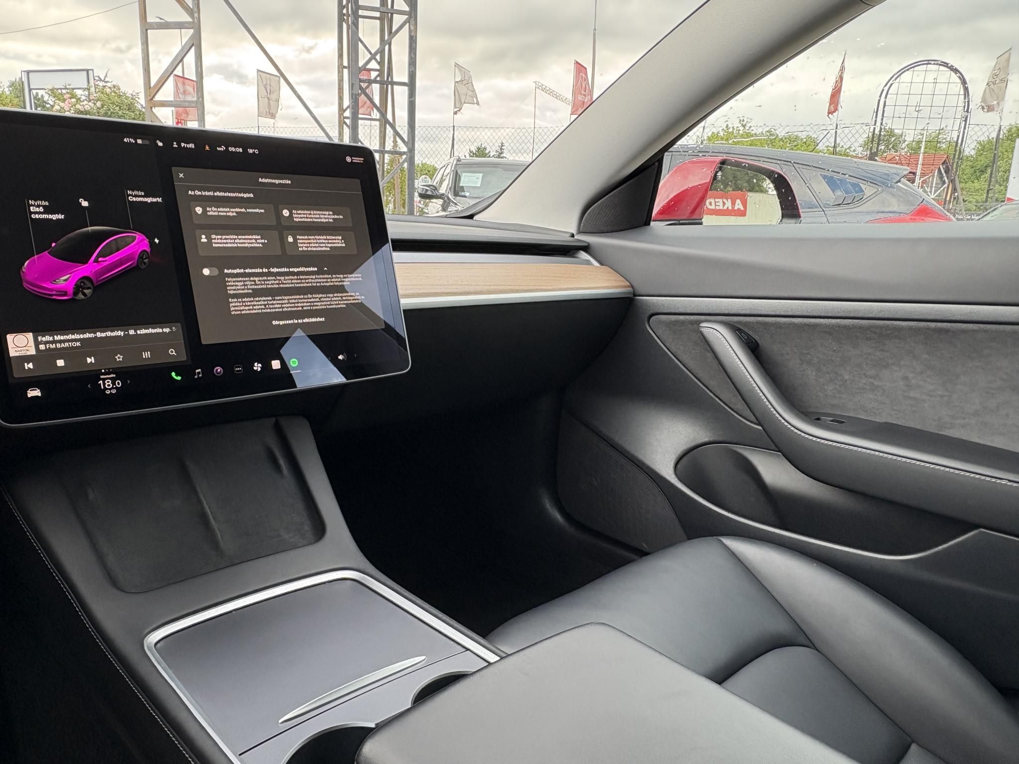 TESLA MODEL 3 Standard Range Plus Aut 80e km. mátrix LED. hőszivattyús. facelift. garanciális!