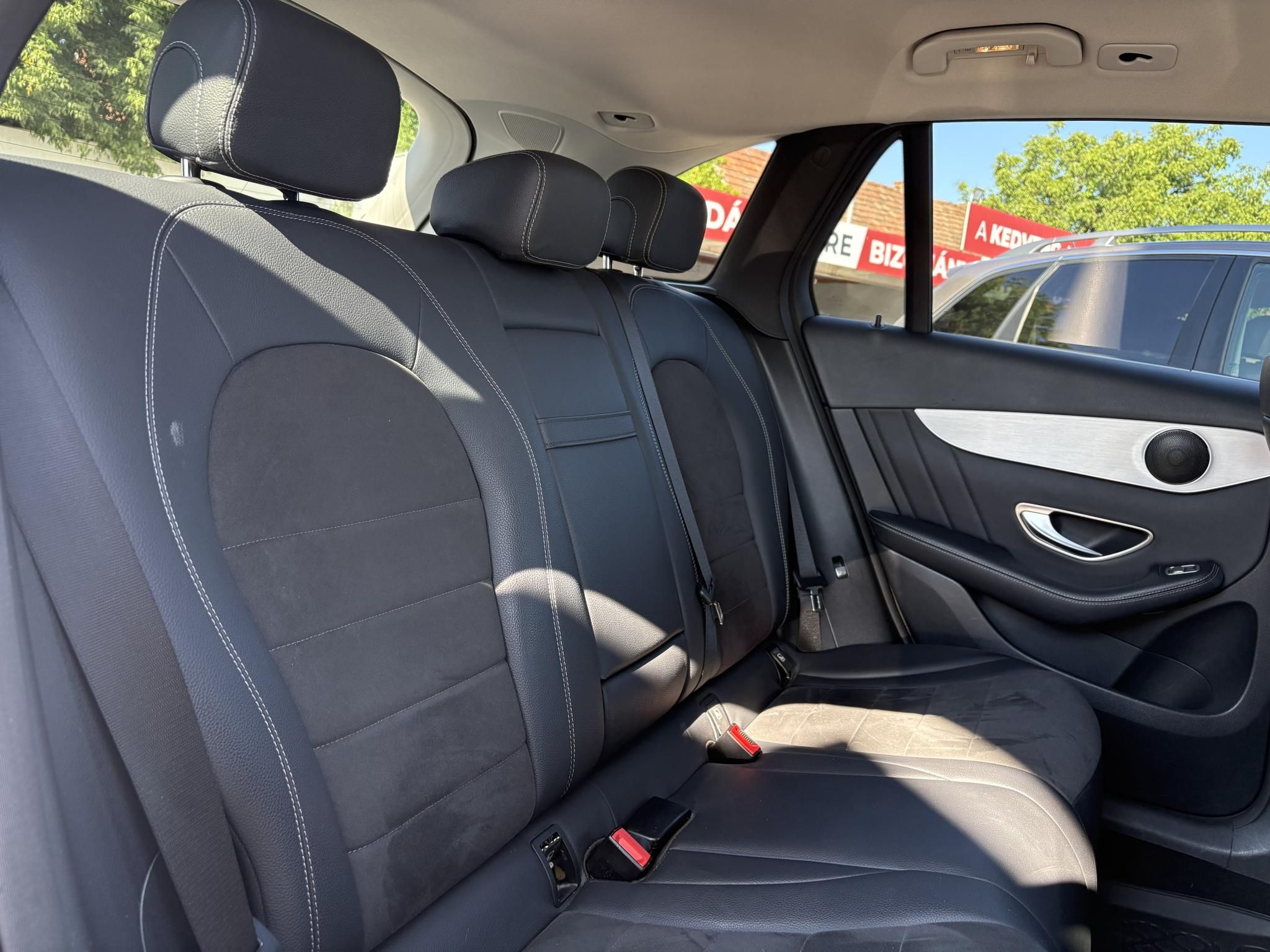 MERCEDES-BENZ GLC 220 d 4Matic 9G-TRONIC AMG csomag. LED Távtartó Head-Up Navi 360 kamera Bluetooth Megkímélt!