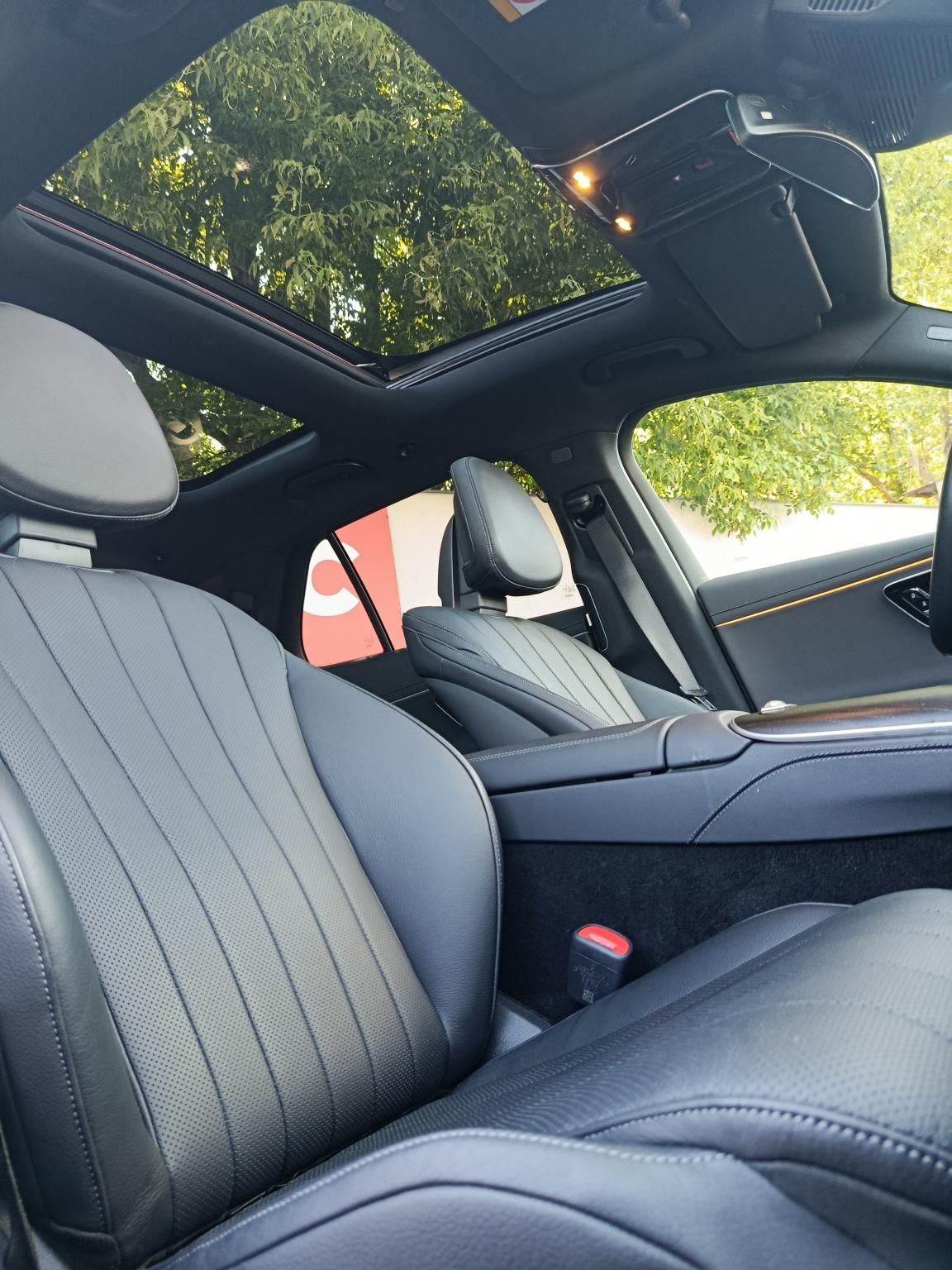 MERCEDES-BENZ E 300 e T 9G-TRONIC Plug-in hybrid 4D Burmester hifi 3DX2 kijelző Panorámatető Masszázs ülések 4X!