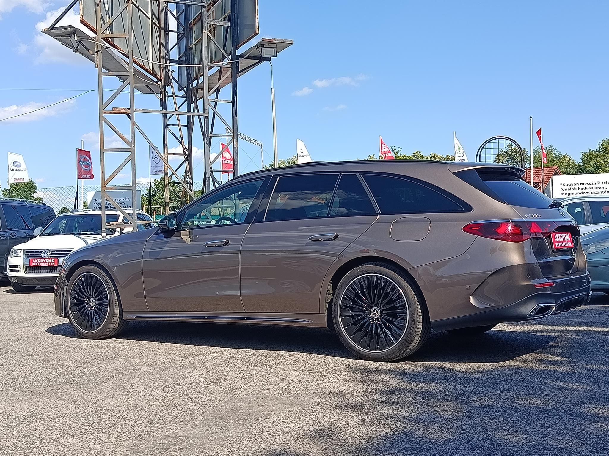 MERCEDES-BENZ E 300 e T 9G-TRONIC Plug-in hybrid 4D Burmester hifi 3DX2 kijelző Panorámatető Masszázs ülések 4X!