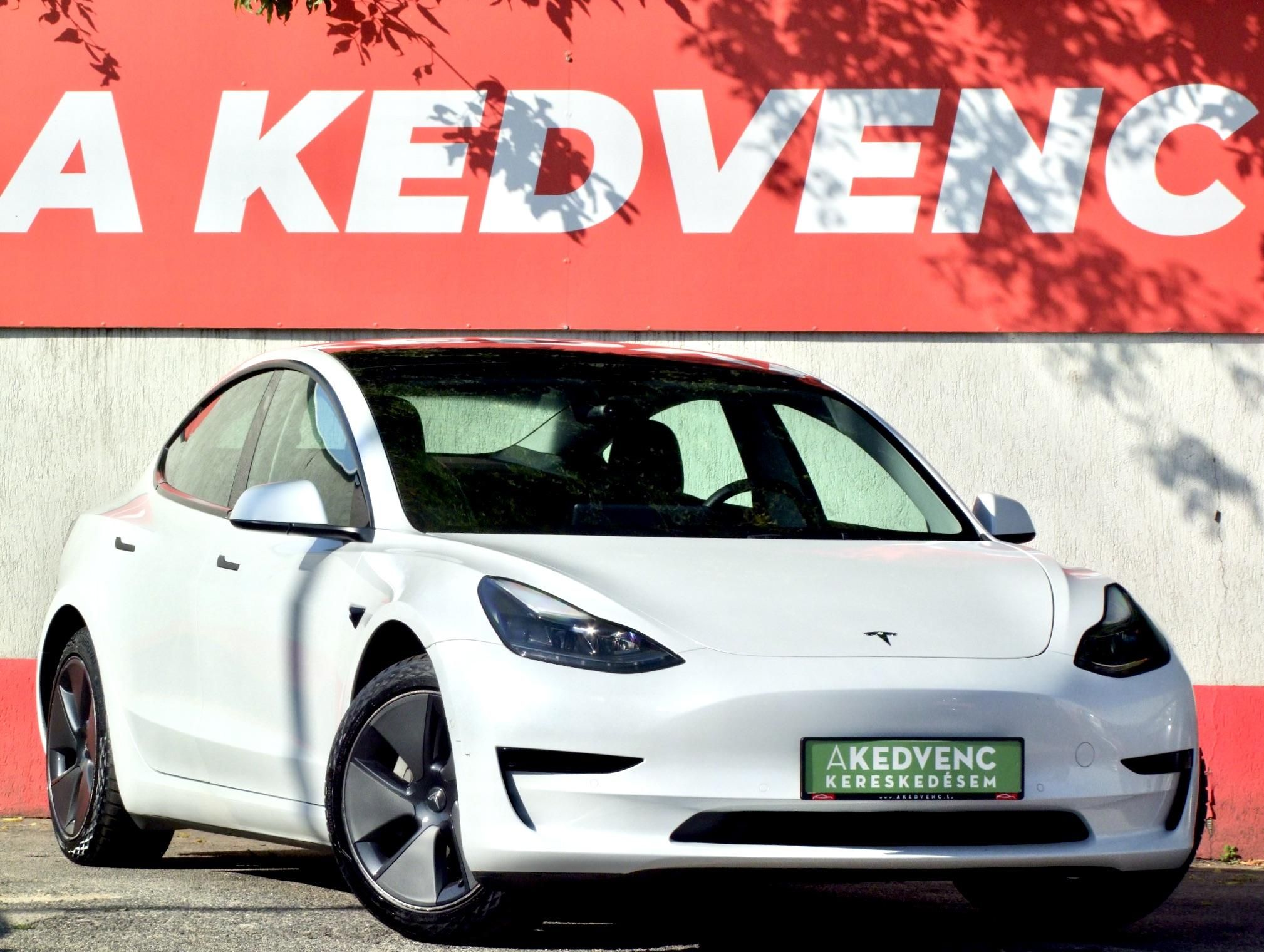 TESLA MODEL 3 Standard Range Plus Aut 96e km. mátrix LED. facelift. hőszivattyú. premium hifi. garanciális!