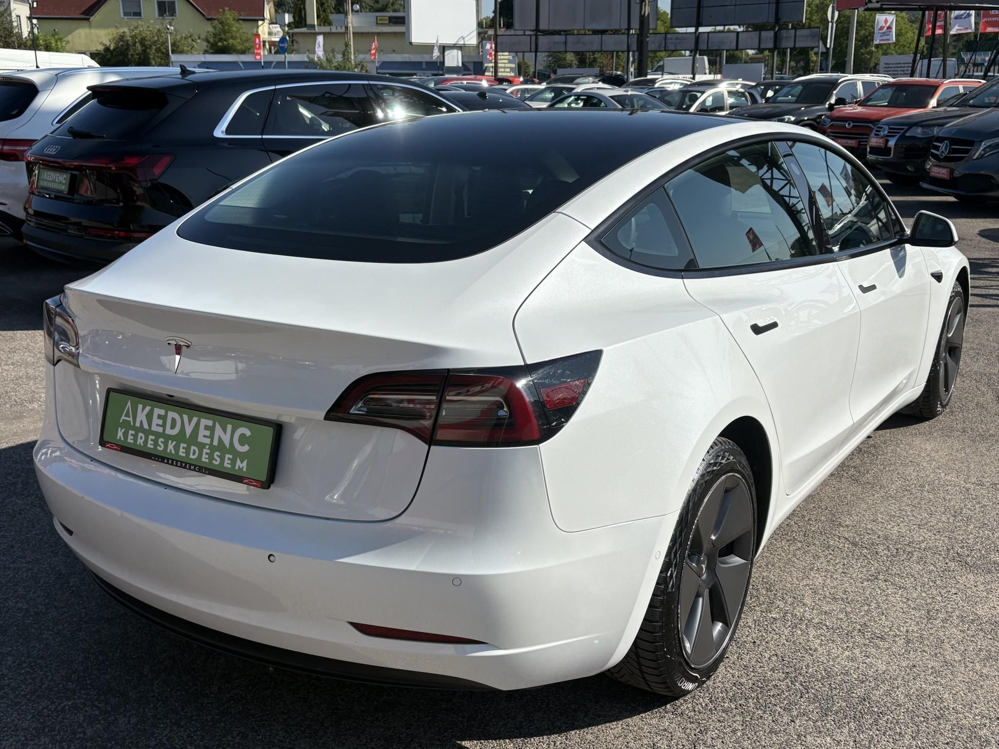 TESLA MODEL 3 Standard Range Plus Aut 96e km. mátrix LED. facelift. hőszivattyú. premium hifi. garanciális!