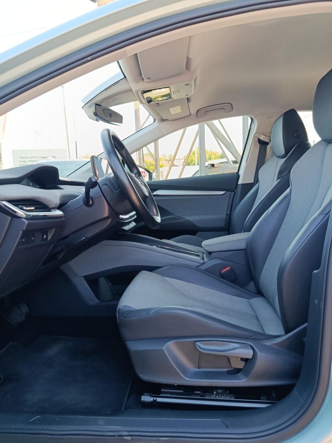 SKODA ENYAQ iV 60 400 km-es hatótáv. tágas beltér. kitűnő állapot. GARANCIA!