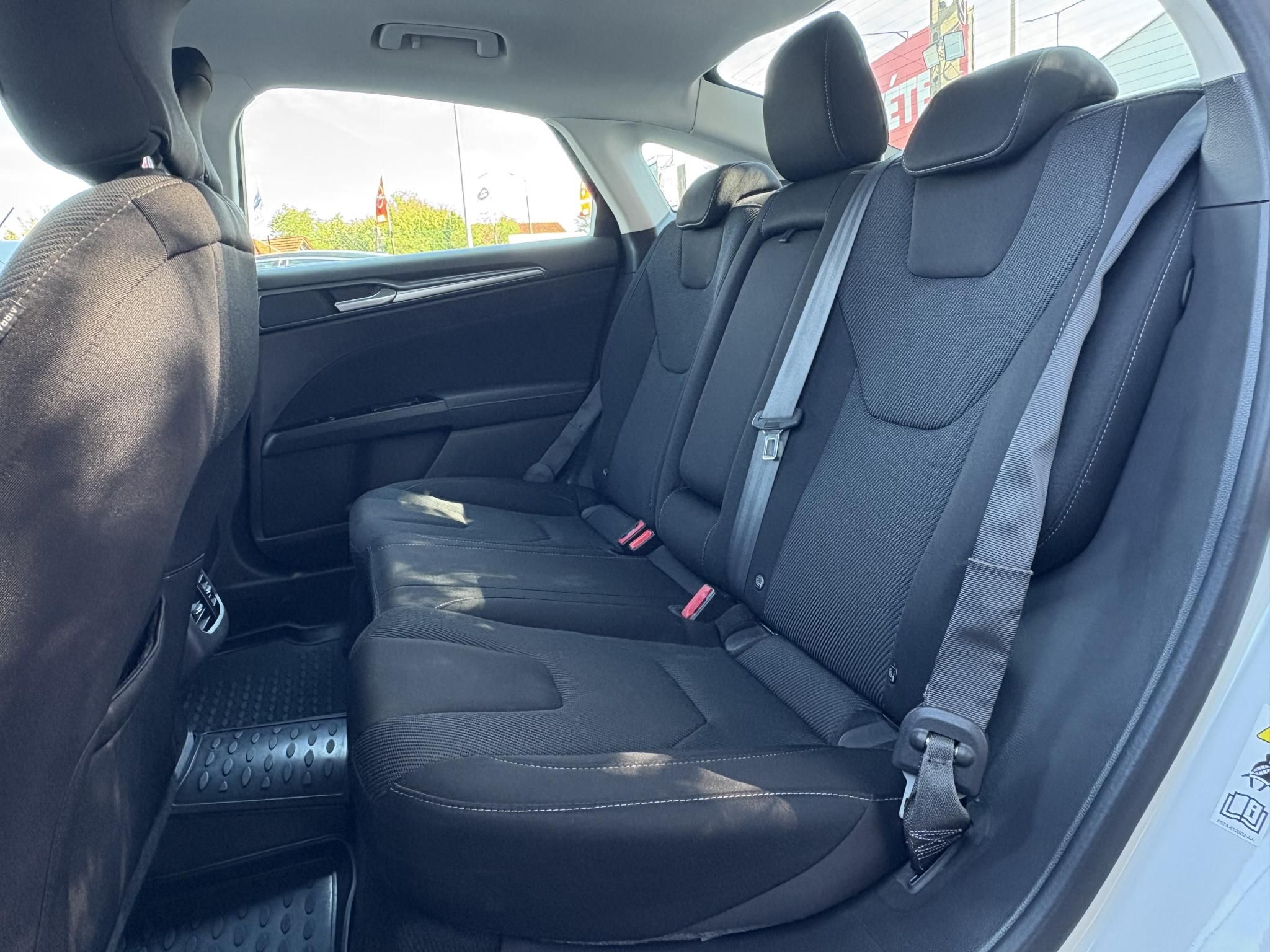 FORD MONDEO 2.0 HEV Vignale (Automata) Klíma Tempomat Bluetooth Carplay GARANCIÁLIS VÁLTÓ!