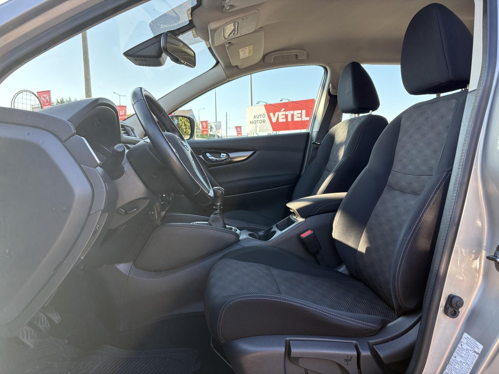 NISSAN QASHQAI 1.6 dCi Tekna 4WD 119e km. LED Tempomat Bluetooth Digitklíma MEGKÍMÉLT állapot!