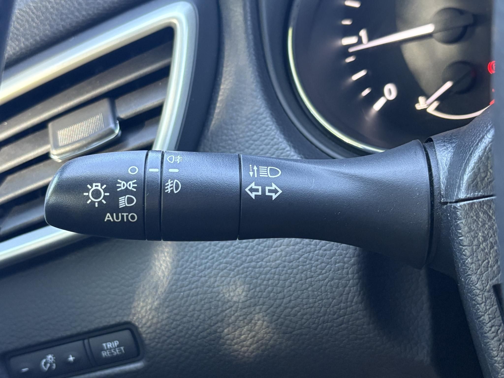 NISSAN QASHQAI 1.6 dCi Tekna 4WD 119e km. LED Tempomat Bluetooth Digitklíma MEGKÍMÉLT állapot!