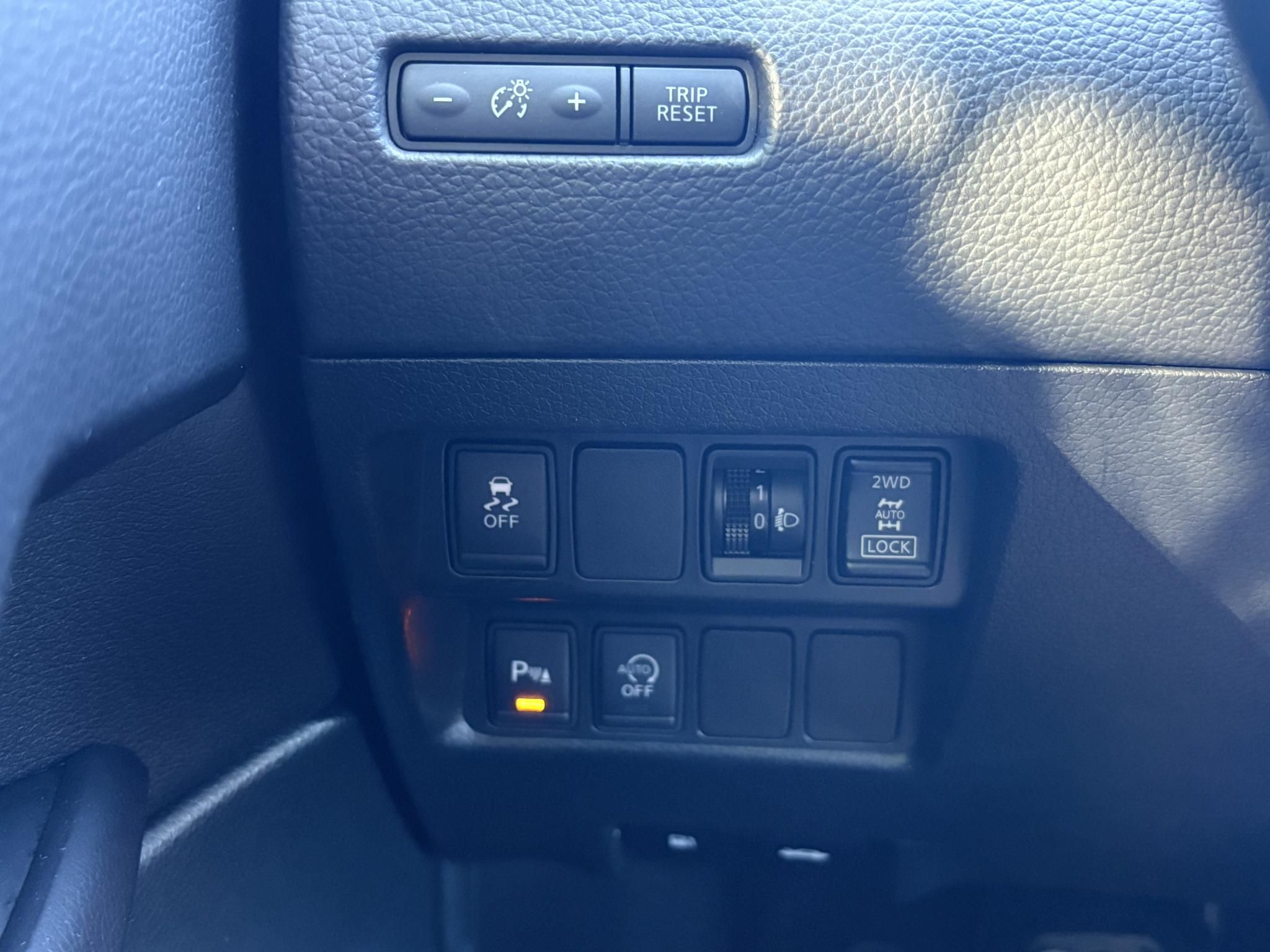 NISSAN QASHQAI 1.6 dCi Tekna 4WD 119e km. LED Tempomat Bluetooth Digitklíma MEGKÍMÉLT állapot!