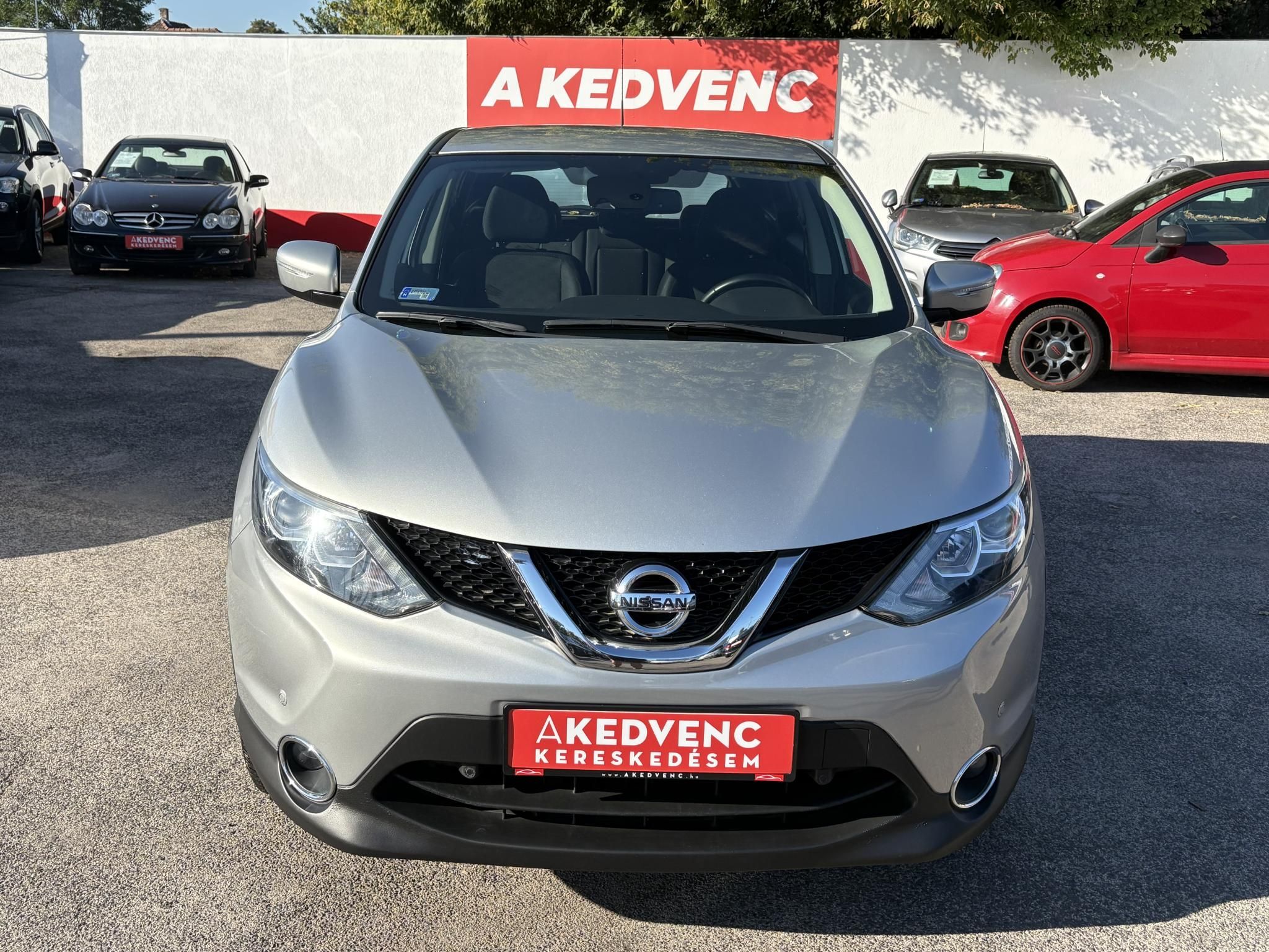 NISSAN QASHQAI 1.6 dCi Tekna 4WD 119e km. LED Tempomat Bluetooth Digitklíma MEGKÍMÉLT állapot!