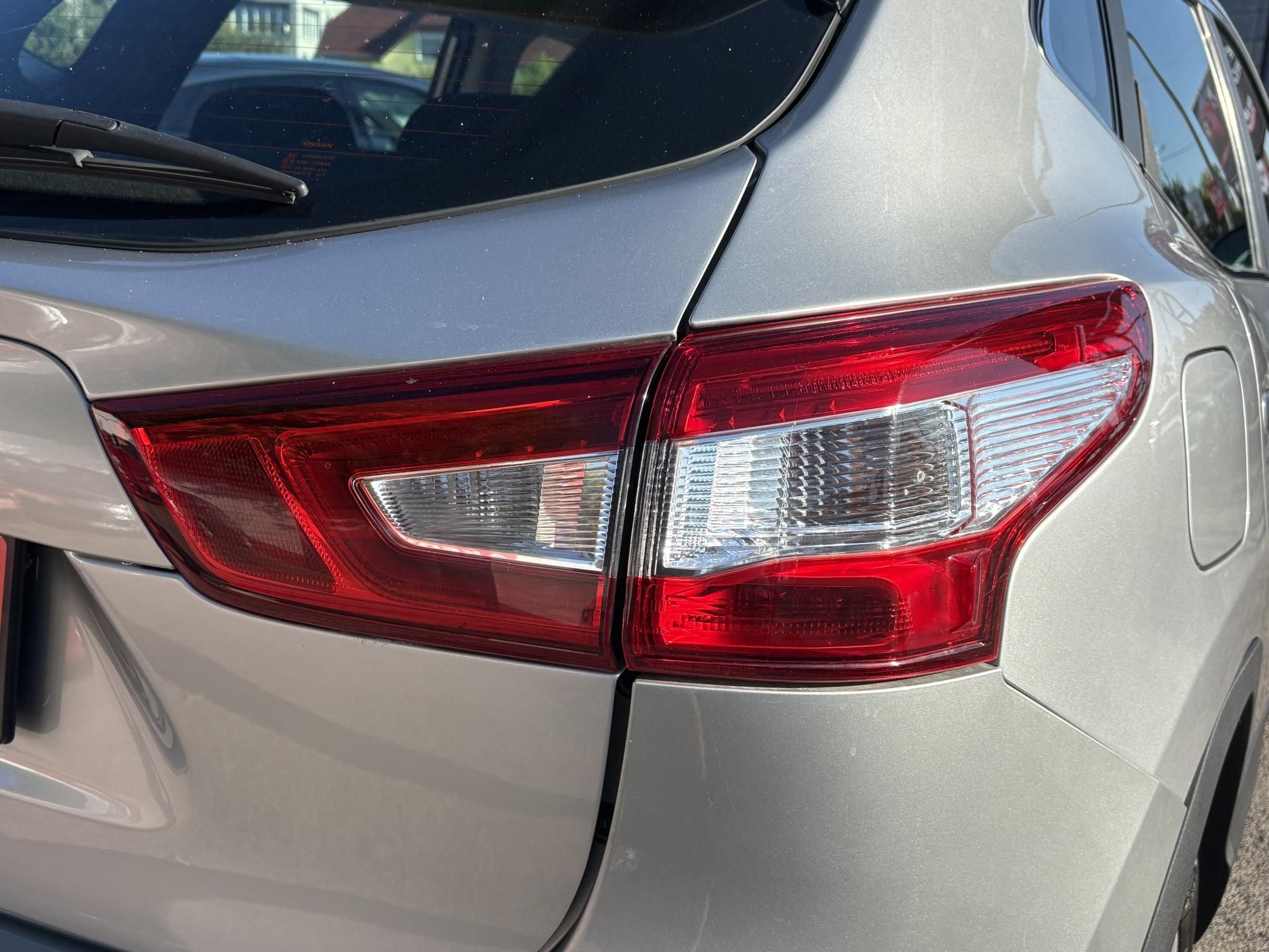 NISSAN QASHQAI 1.6 dCi Tekna 4WD 119e km. LED Tempomat Bluetooth Digitklíma MEGKÍMÉLT állapot!