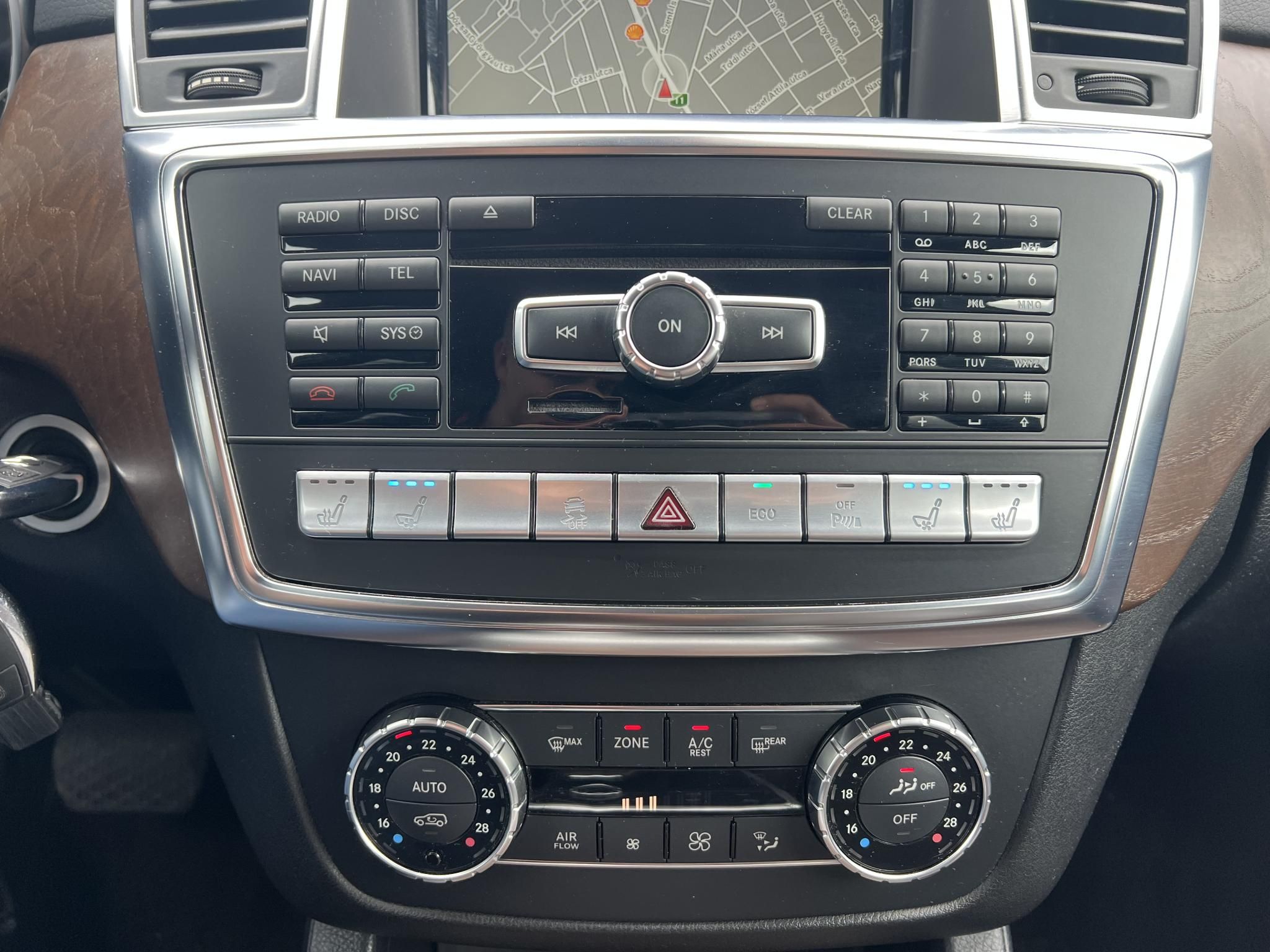 MERCEDES-BENZ GL 350 BlueTEC 4Matic (Automata) (7 személyes ) Magyarországi. AMG-csomag. Új légrugók!