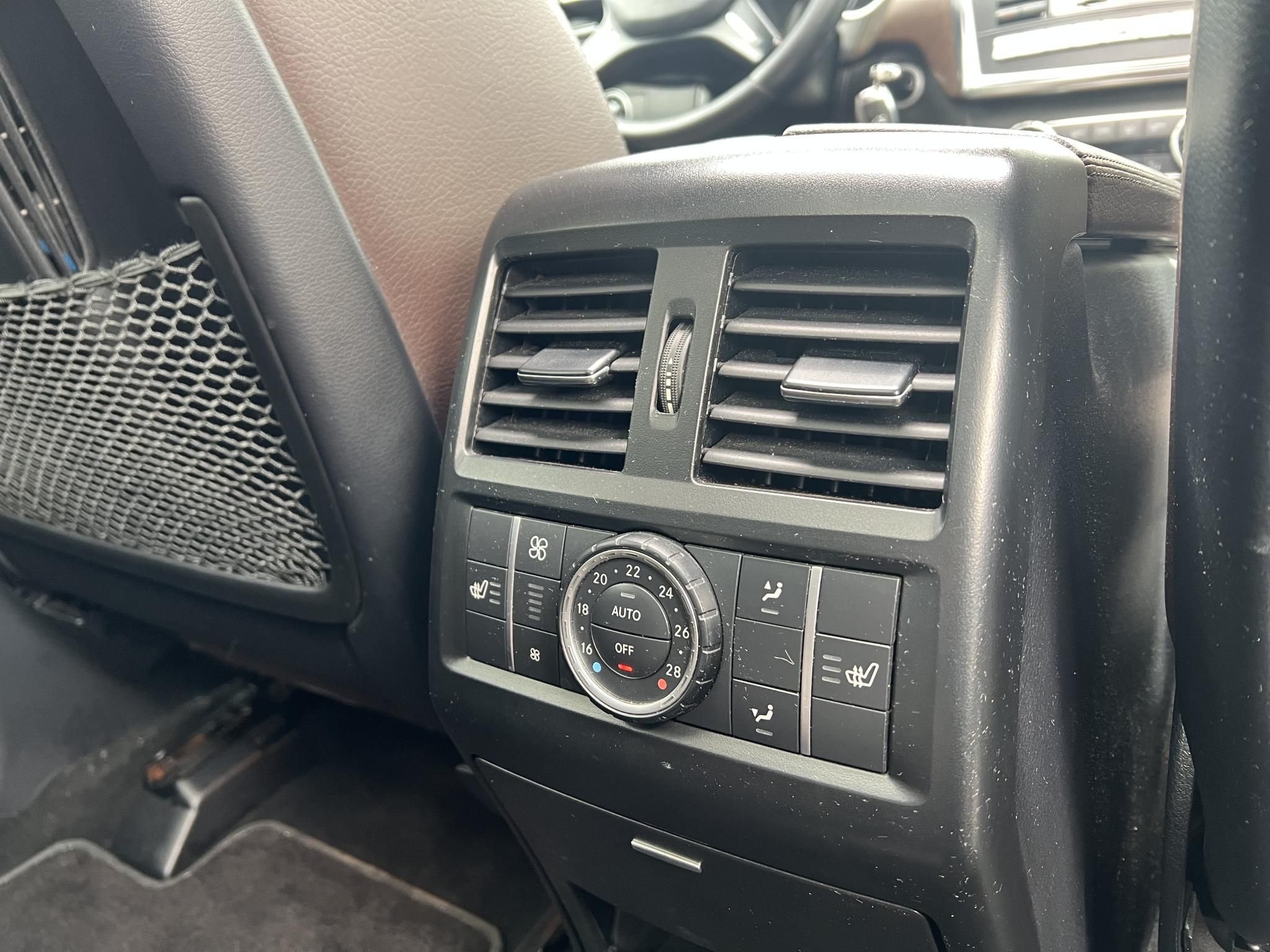 MERCEDES-BENZ GL 350 BlueTEC 4Matic (Automata) (7 személyes ) Magyarországi. AMG-csomag. Új légrugók!