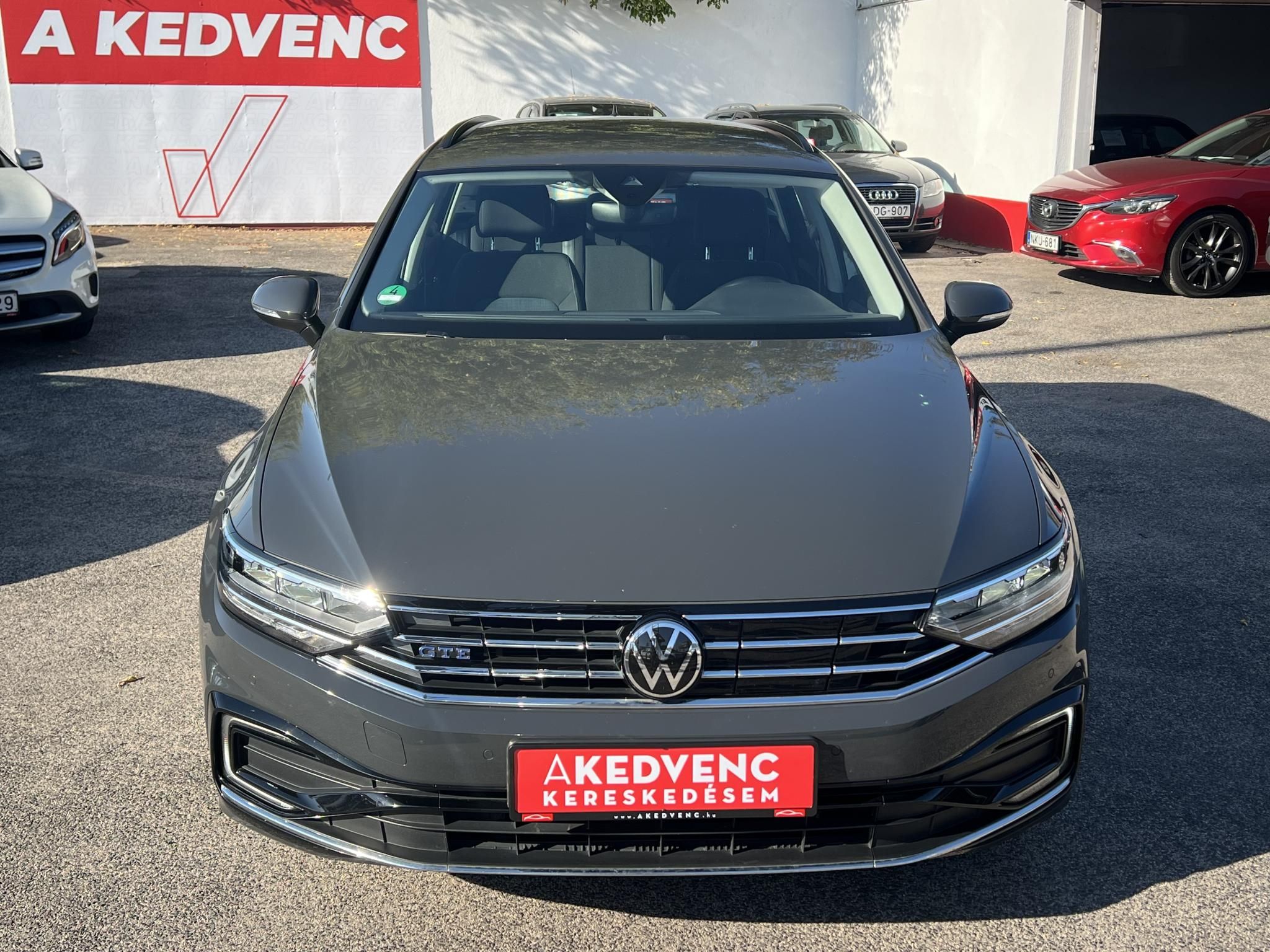VOLKSWAGEN PASSAT VIII Variant 1.4 TSI GTE Plug-In-Hybrid DSG 97e km. LED Távtartó Carplay Ülésfűtés Kamera 2 töltőkábel!