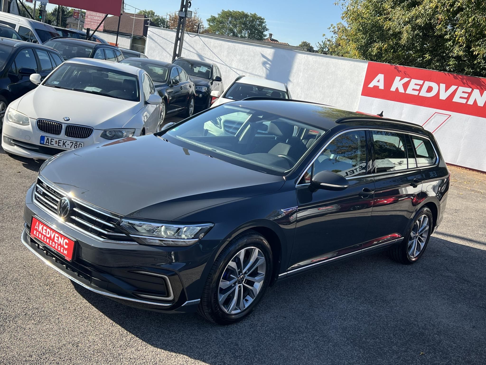 VOLKSWAGEN PASSAT VIII Variant 1.4 TSI GTE Plug-In-Hybrid DSG 97e km. LED Távtartó Carplay Ülésfűtés Kamera 2 töltőkábel!