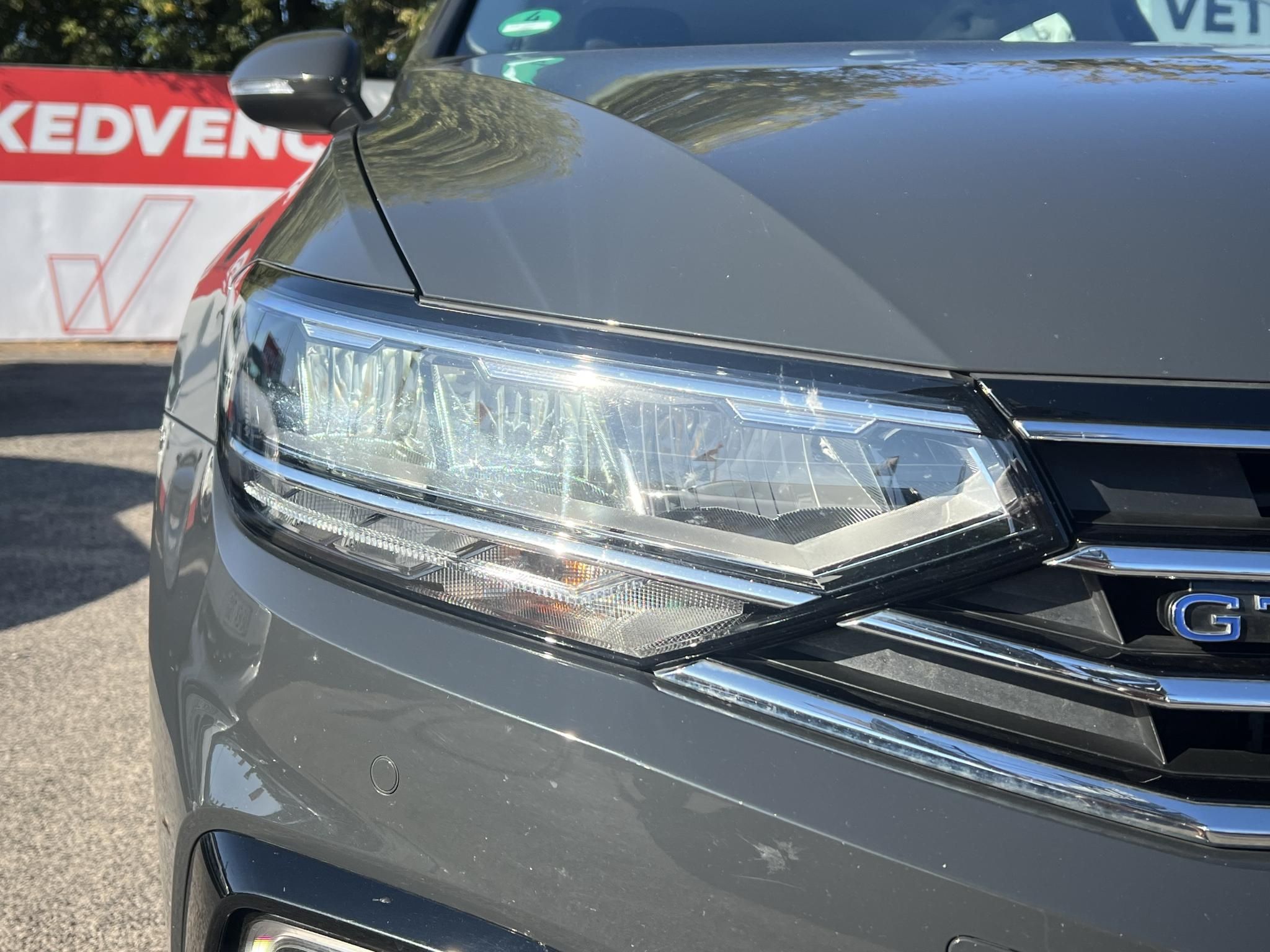 VOLKSWAGEN PASSAT VIII Variant 1.4 TSI GTE Plug-In-Hybrid DSG 97e km. LED Távtartó Carplay Ülésfűtés Kamera 2 töltőkábel!