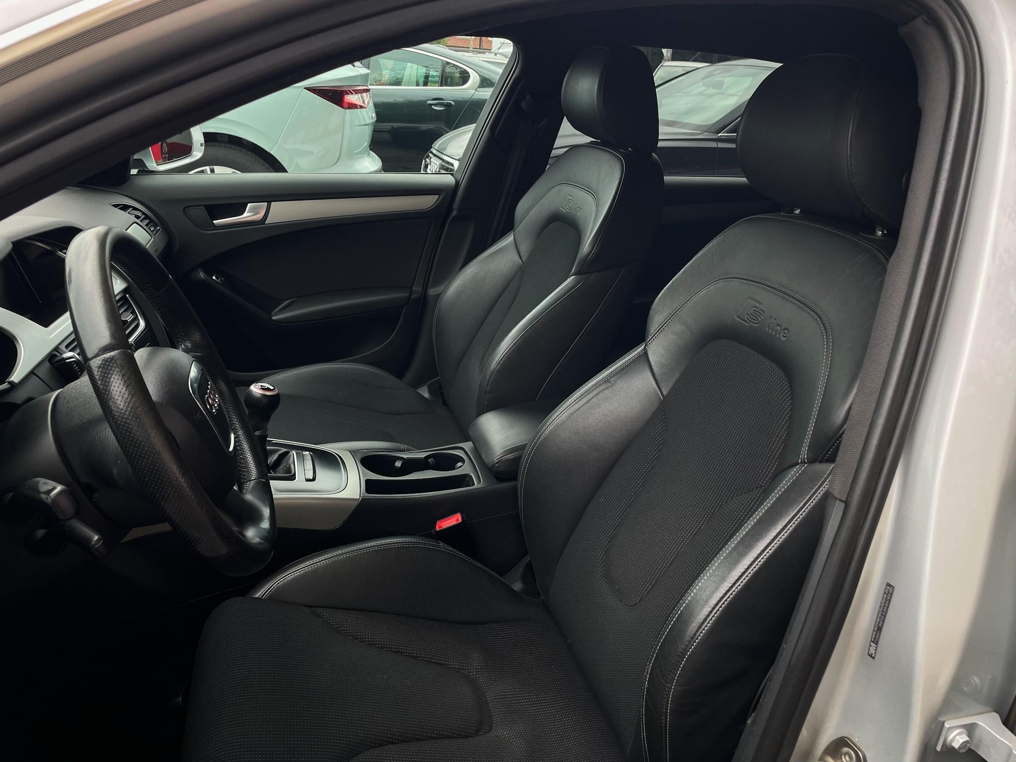 AUDI A4 Avant 2.0 TDI DPF S-line Klíma Tempomat Bluetooth Navi 6 sebességes!