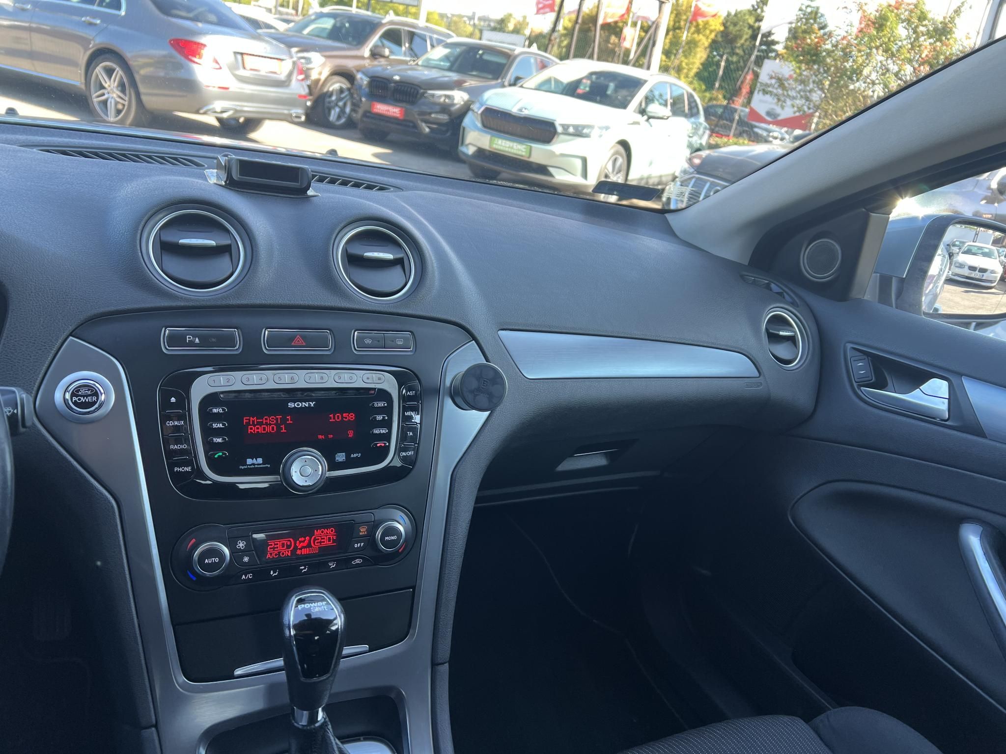 FORD MONDEO 2.0 TDCi Titanium Powershift Xenon Tempomat Keyless Ülésfűtés/hűtés GARANCIÁLIS VÁLTÓ!