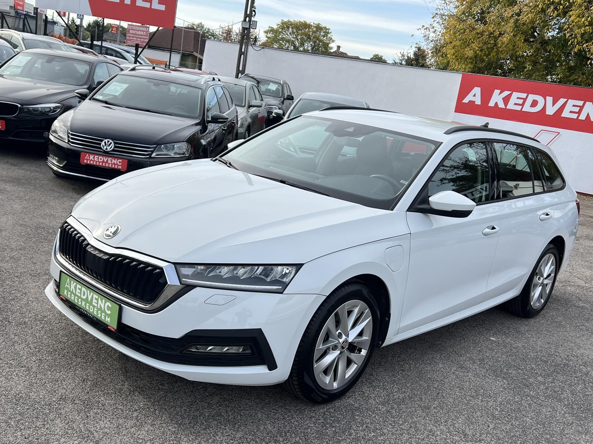 SKODA OCTAVIA Combi 1.4 TSI pHEV Ambition DSG 22e km. LED Tempomat Carplay Sávtartó Ülésfűtés Kormányfűtés Virtual Cockpit