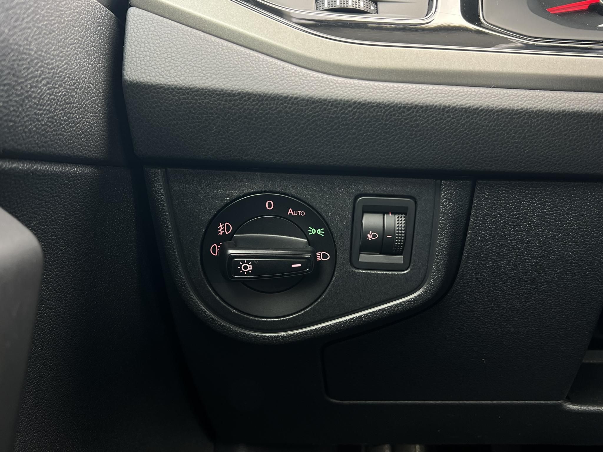 VOLKSWAGEN POLO VI 1.6 TDI SCR Comfortline Klíma Tempomat Navi Bluetooth 4 évszakos gumik!