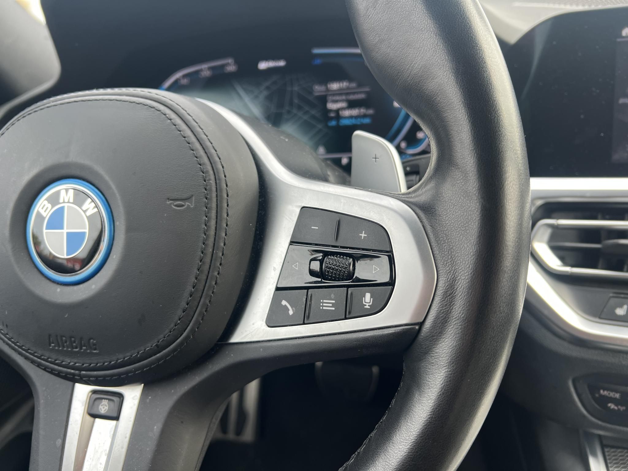 BMW 330e M Sport (Automata) Frissen szervizelt. LED Panorámatető ACC Holttér Keyless Sávtartó