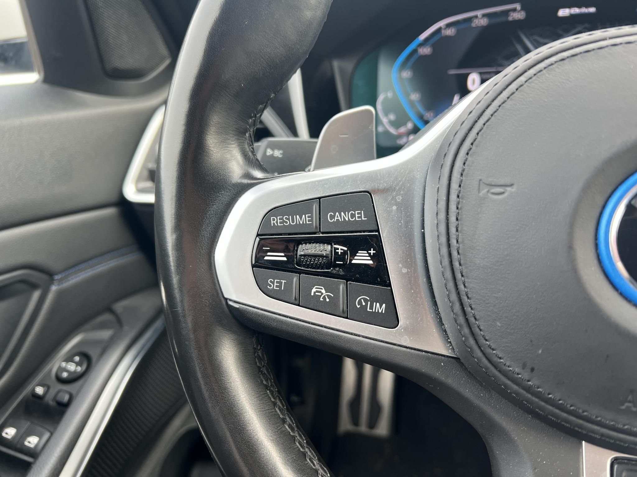 BMW 330e M Sport (Automata) Frissen szervizelt. LED Panorámatető ACC Holttér Keyless Sávtartó