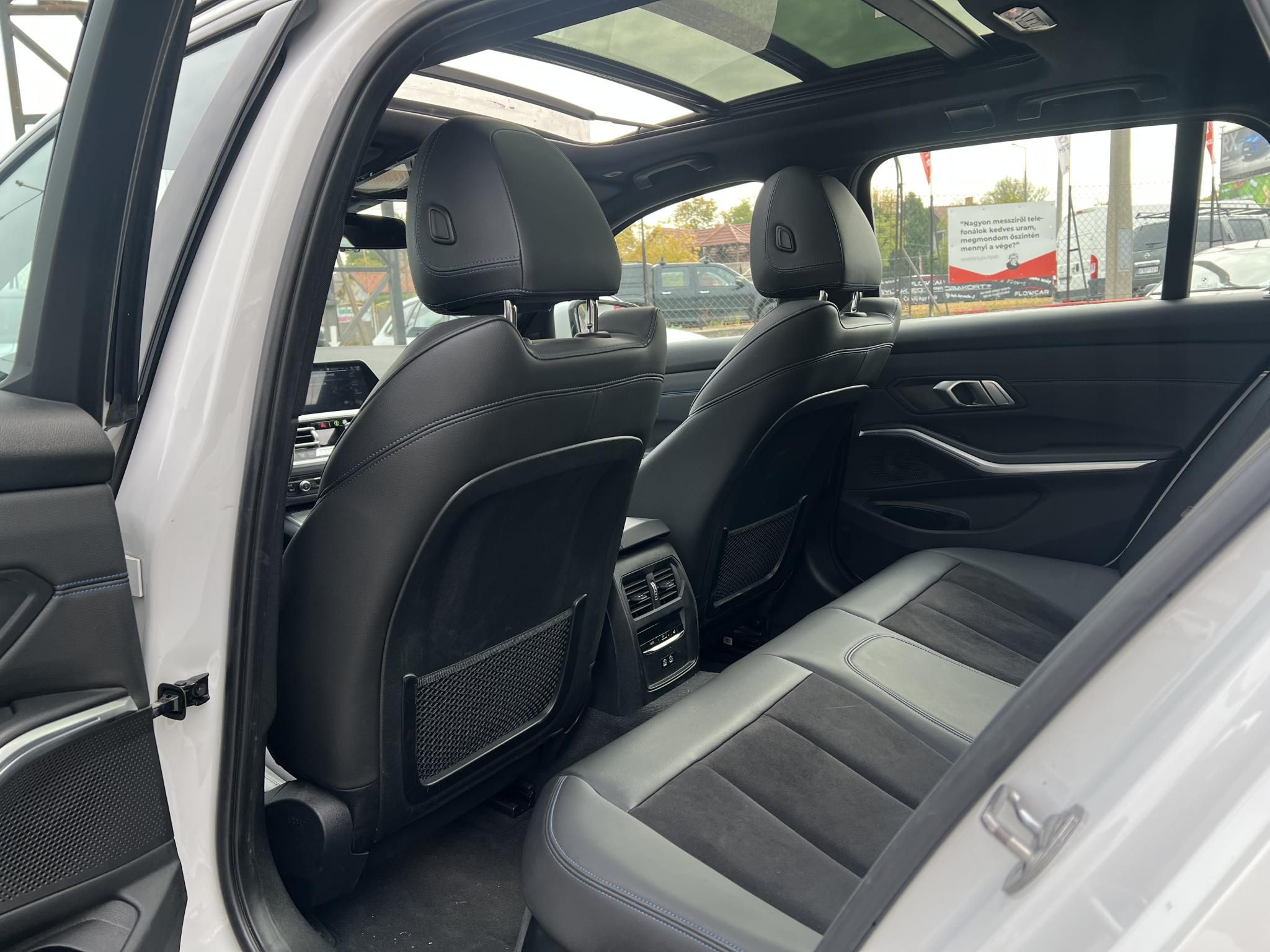 BMW 330e M Sport (Automata) Frissen szervizelt. LED Panorámatető ACC Holttér Keyless Sávtartó