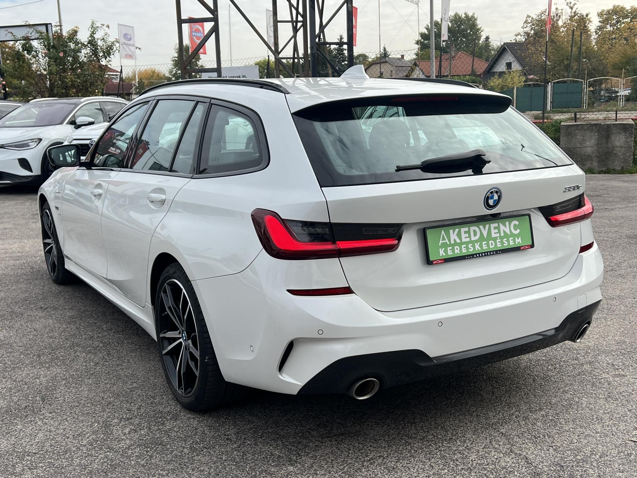 BMW 330e M Sport (Automata) Frissen szervizelt. LED Panorámatető ACC Holttér Keyless Sávtartó