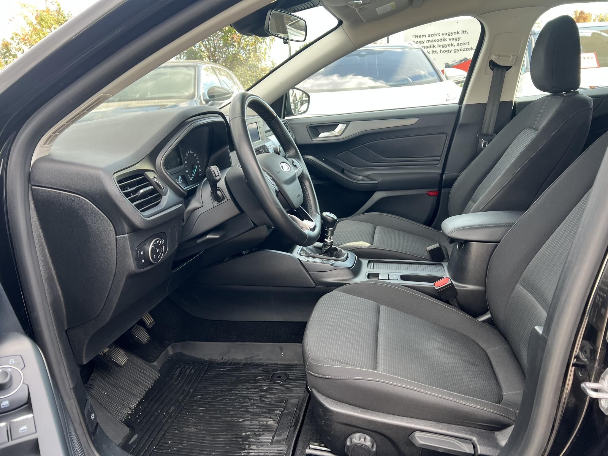 FORD FOCUS 1.0 EcoBoost Trend M.o.-i. 1.tul. Márkaszervizelt!