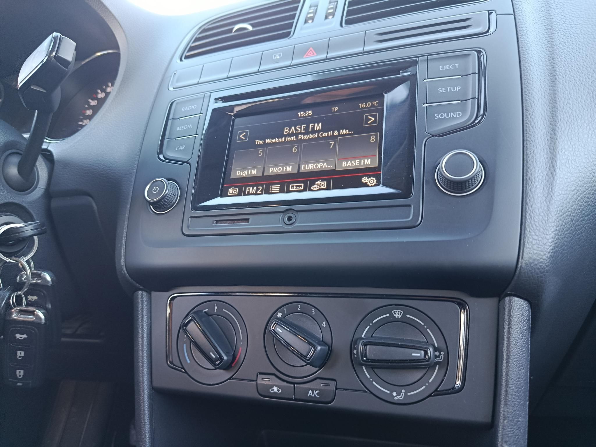 VOLKSWAGEN POLO 1.0 MPI Trendline 172e km. Klíma