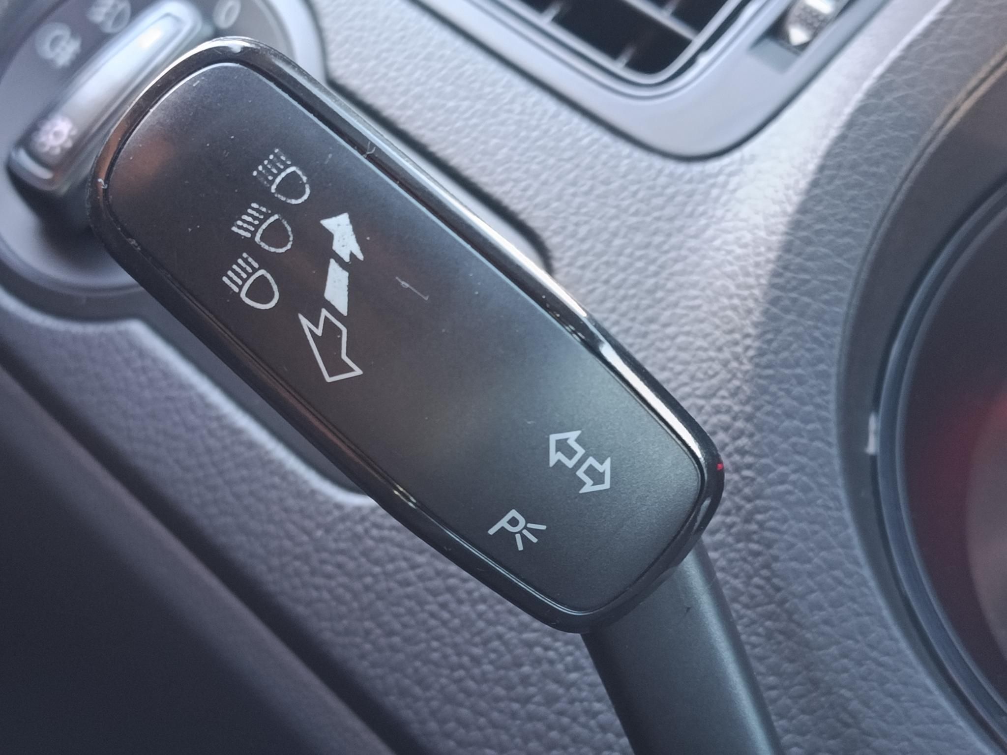 VOLKSWAGEN POLO 1.0 MPI Trendline 172e km. Klíma