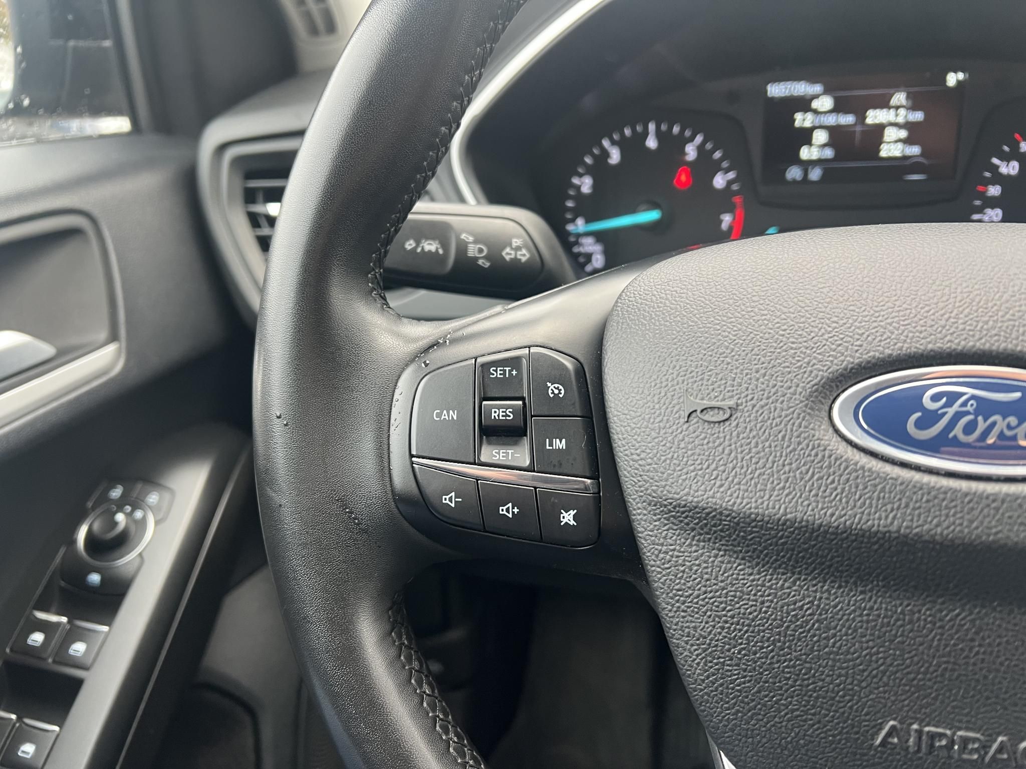 FORD FOCUS 1.0 EcoBoost Connected M.o.-i. 1.tul. Márkaszervizelt! Carplay