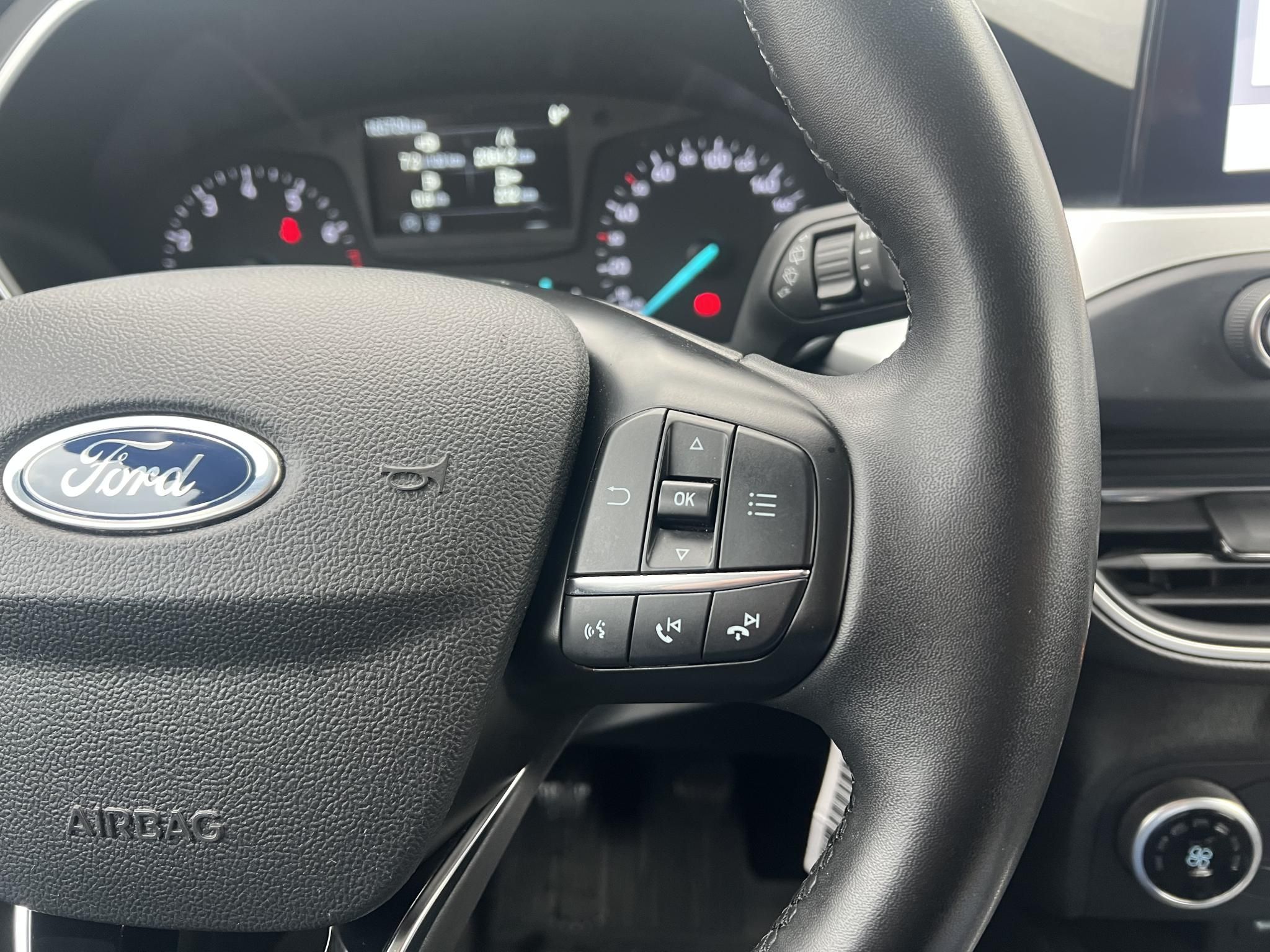 FORD FOCUS 1.0 EcoBoost Connected M.o.-i. 1.tul. Márkaszervizelt! Carplay