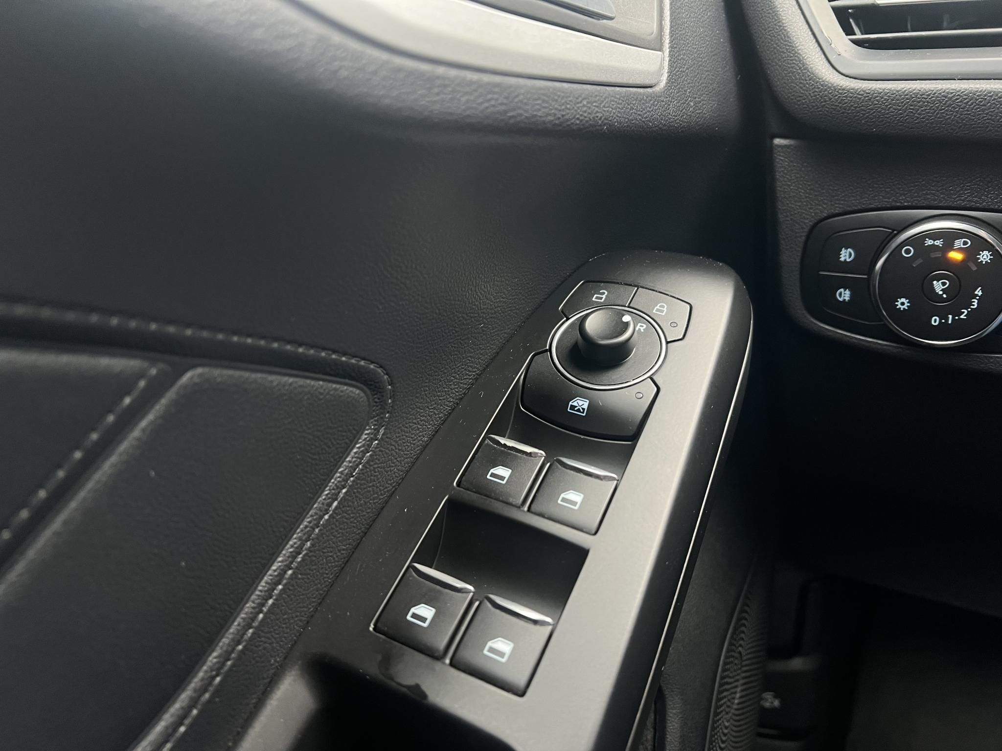 FORD FOCUS 1.0 EcoBoost Connected M.o.-i. 1.tul. Márkaszervizelt! Carplay